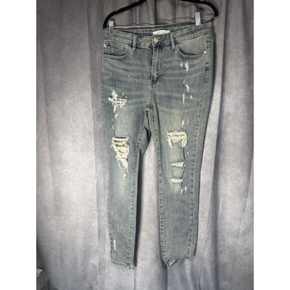 Judy Blue Skinny Fit Jeans Women's Size 11/30, Light Wash Distressed, Preowned - Picture 1 of 5